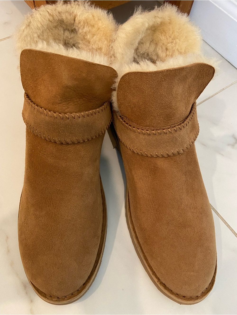 UGG  Women Chestnut Suede Shearling Slip-On Mules